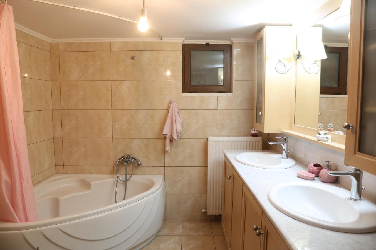 Chrisa'S Beautiful Apartment Chania ハニア エクステリア 写真